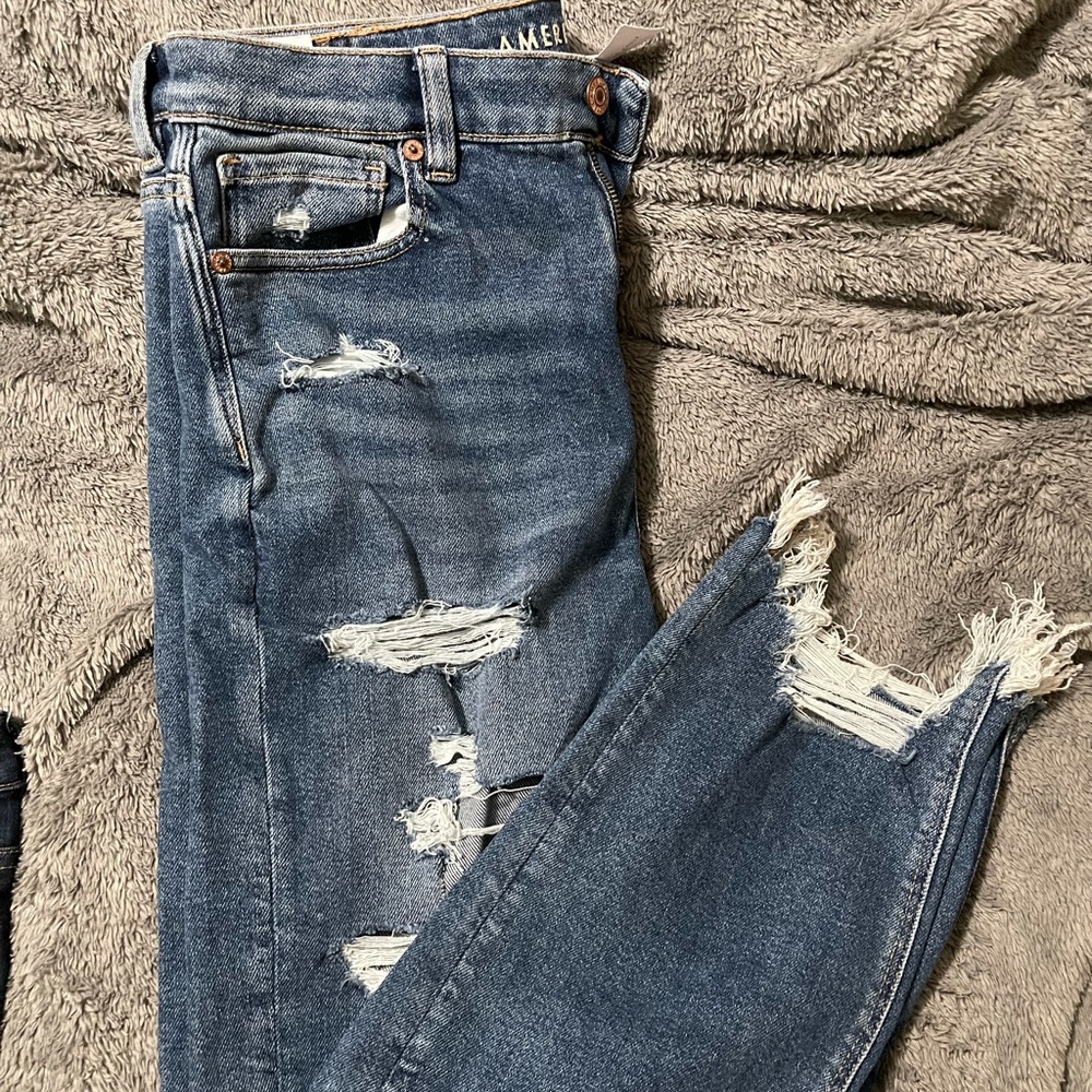 American Eagle Mom Straight Jean size 10